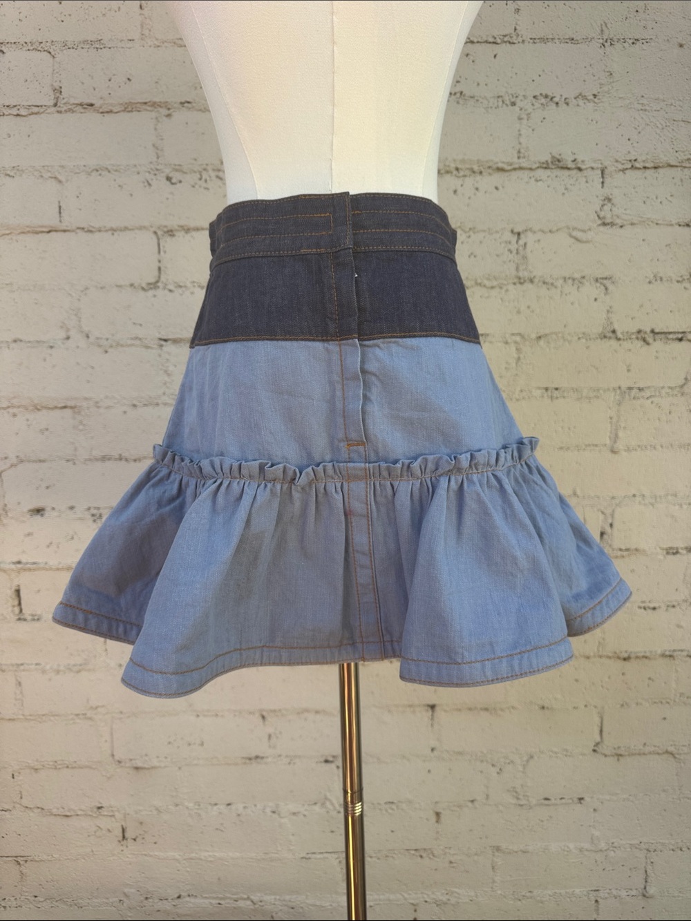 Marc Jacobs Color Warp Two Tone Denim Mini Skirt Blue Size 25 (US 2) - Picture 6 of 16